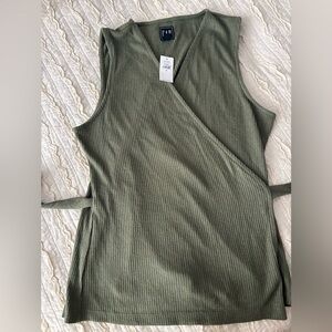NWT Flattering GAP ribbed wrap top